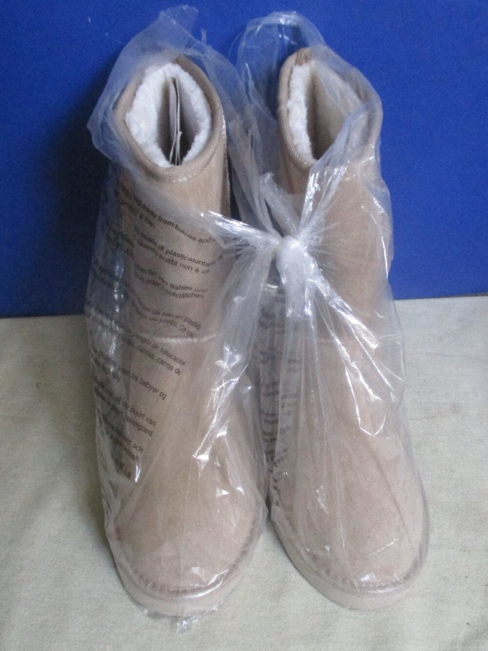 New BRYNNE Bootie Sz 9 Faux Fur Above Ankle Light Weight